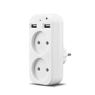Versteckte WiFi-Kamera in einer Steckdose mit zwei USB-Anschlüssen