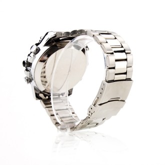 Silberne Armbanduhr mit IR Kamera 32GB
