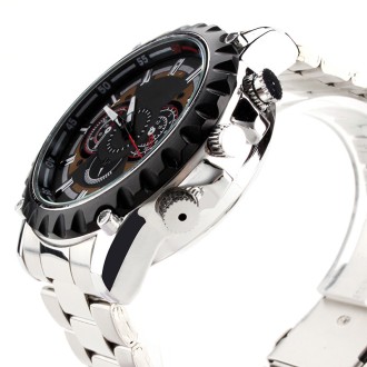 Silberne Armbanduhr mit IR Kamera 32GB
