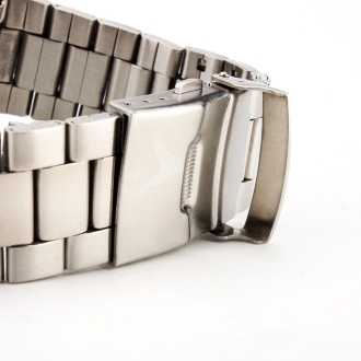 Silberne Armbanduhr mit IR Kamera 32GB